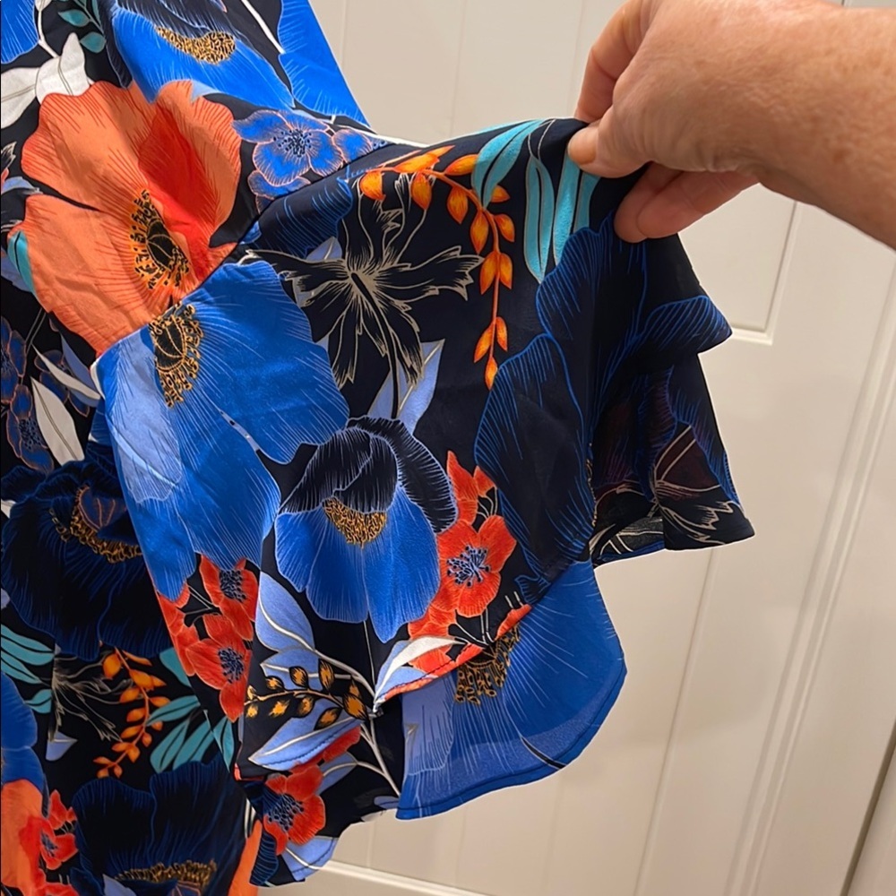 NWOT Avenue Size 30/32 Vibrant Blue and Orange Floral Bell Sleeve Tunic Top - Picture 4 of 9